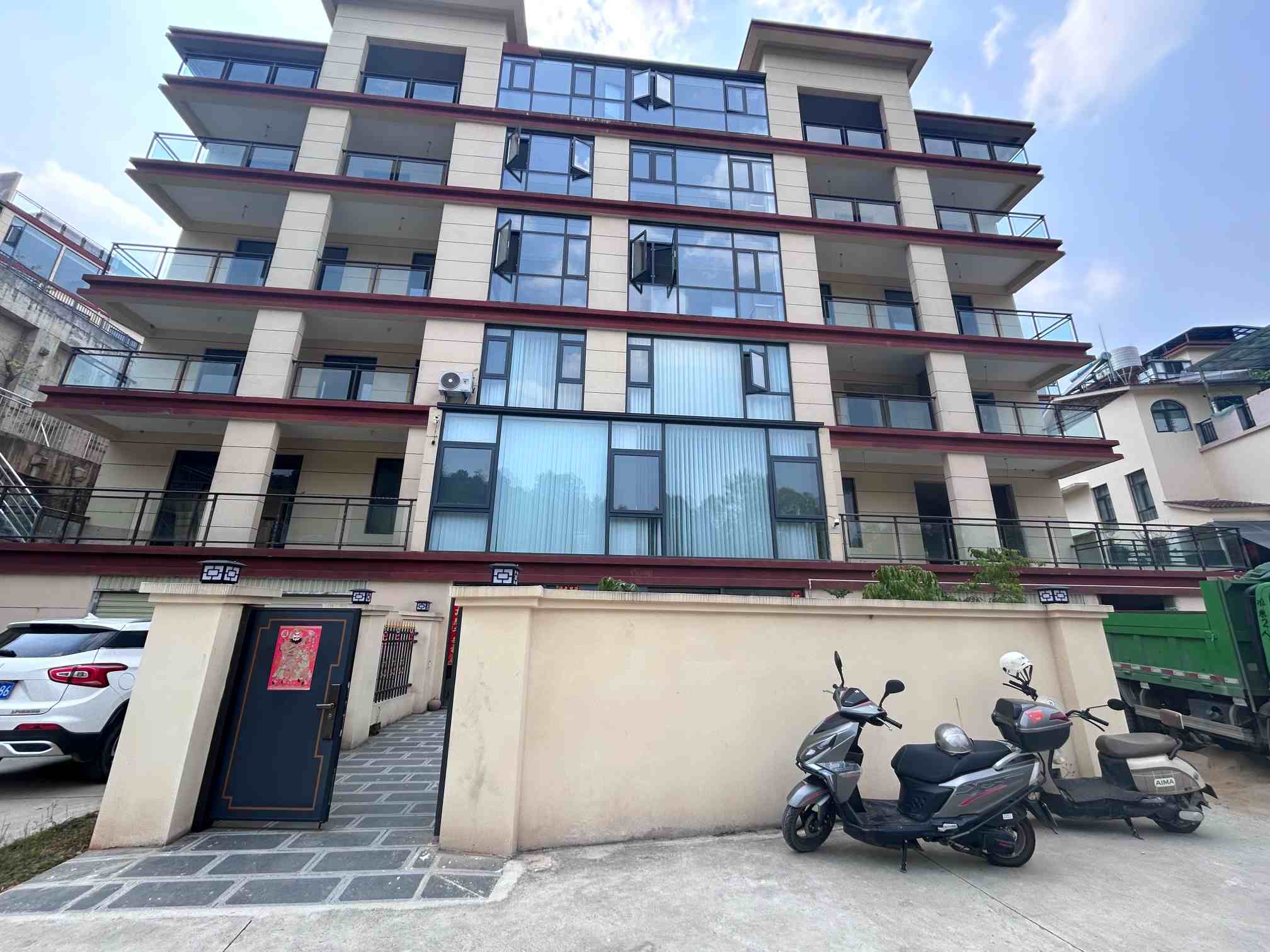 临翔区忙畔街道办事处忙畔社区茶苑路3号附28号(和成四季茶香)6幢2号住宅