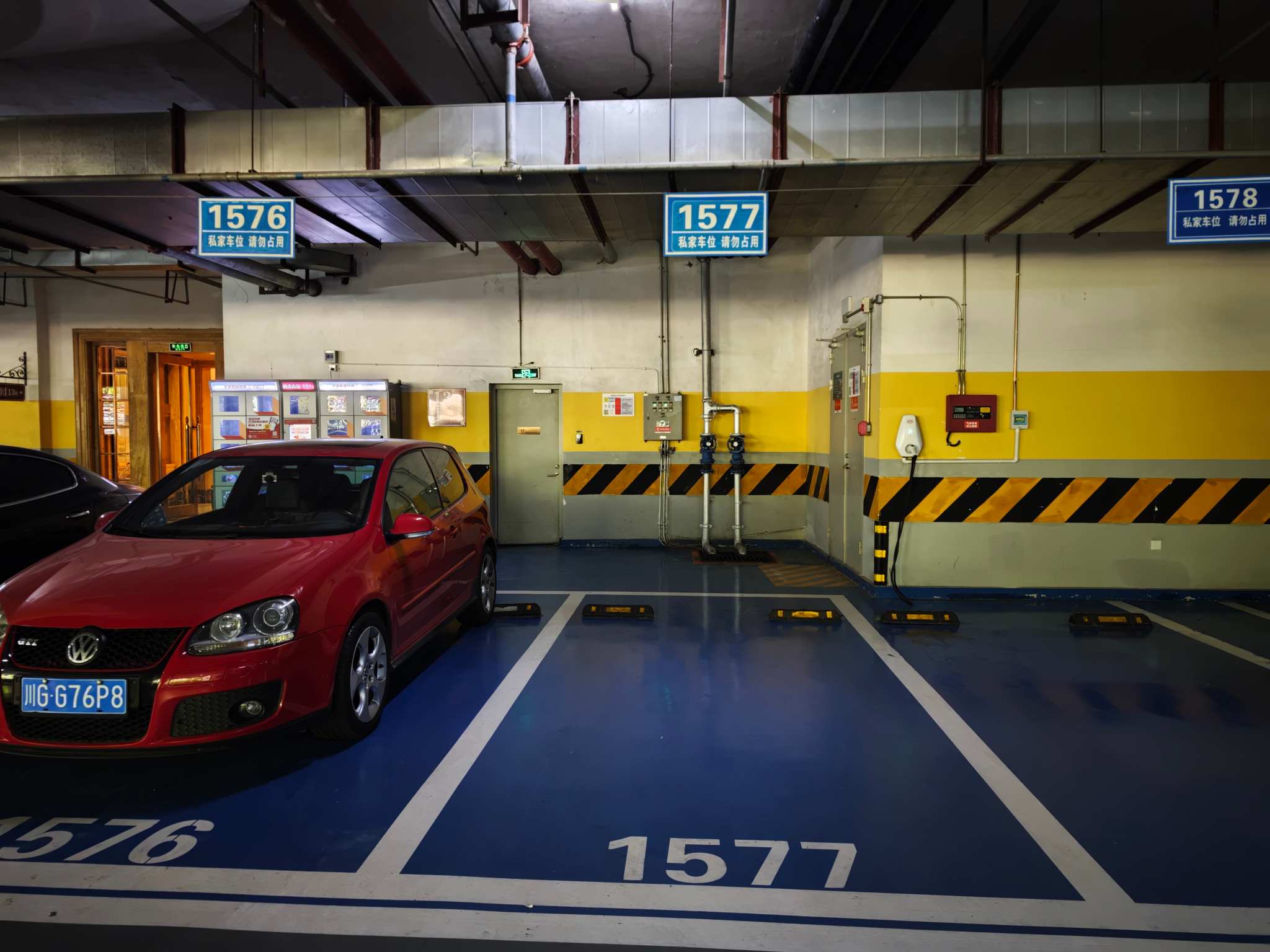 成都市天府新区万安镇麓山大道二段19号附5号32栋-1层1577号车位