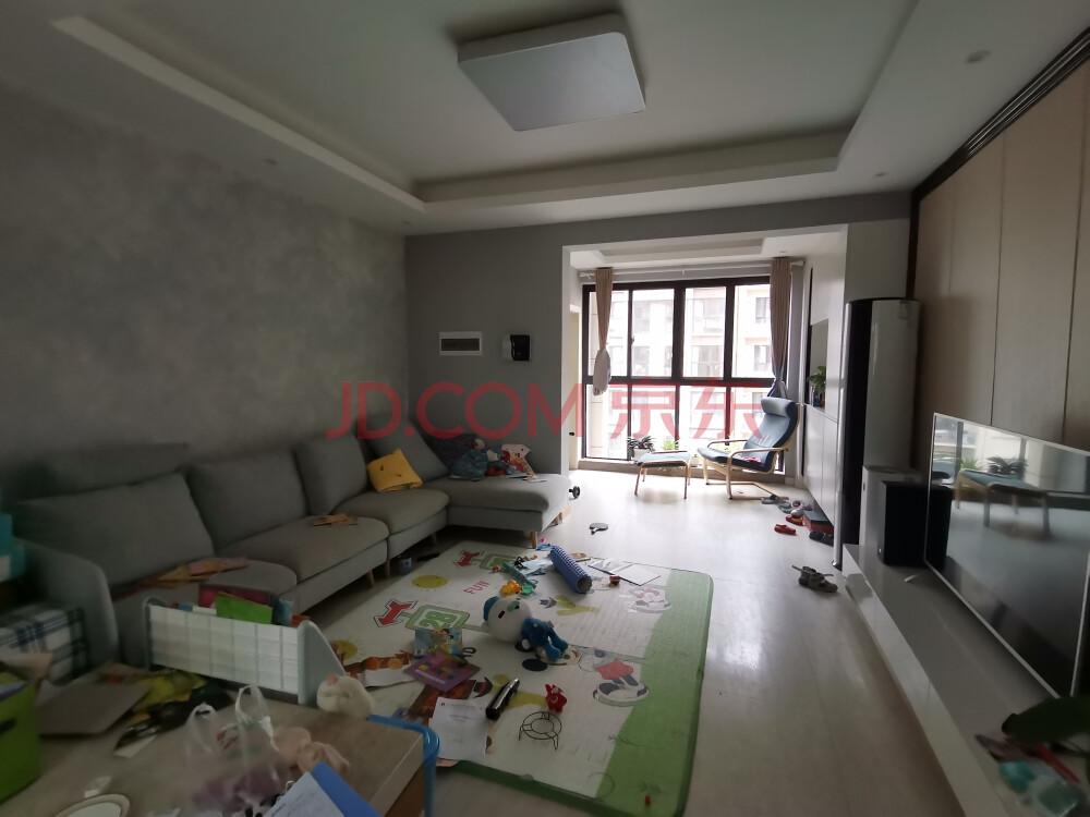 成都市龙泉驿区天鹅西湖南路世茂城二期22栋3单元7层701号房屋