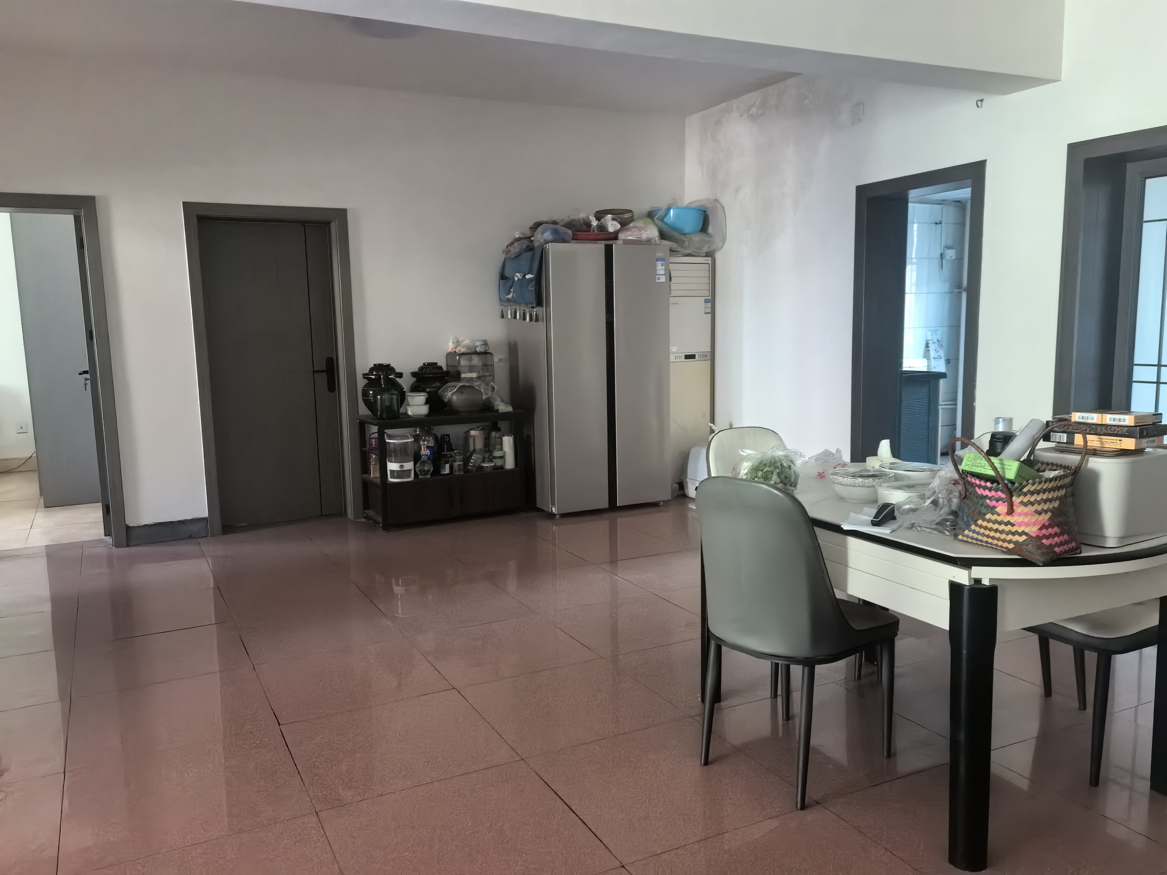 广元市利州区嘉陵办事处市场街60号蜀门商厦A栋1-4-1号住宅