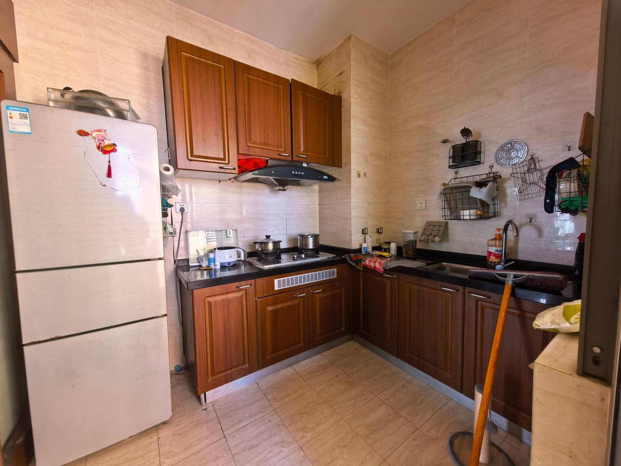 海南省陵水黎族自治县英州镇清水湾旅游度假区B07-1区5栋（7Ea3-2型）高层住宅27层2705房及室内物品