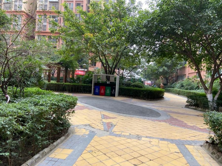 成都市龙泉驿区西河镇成洛大道5632号九峰国际汽车城2栋1单元27层2号房屋