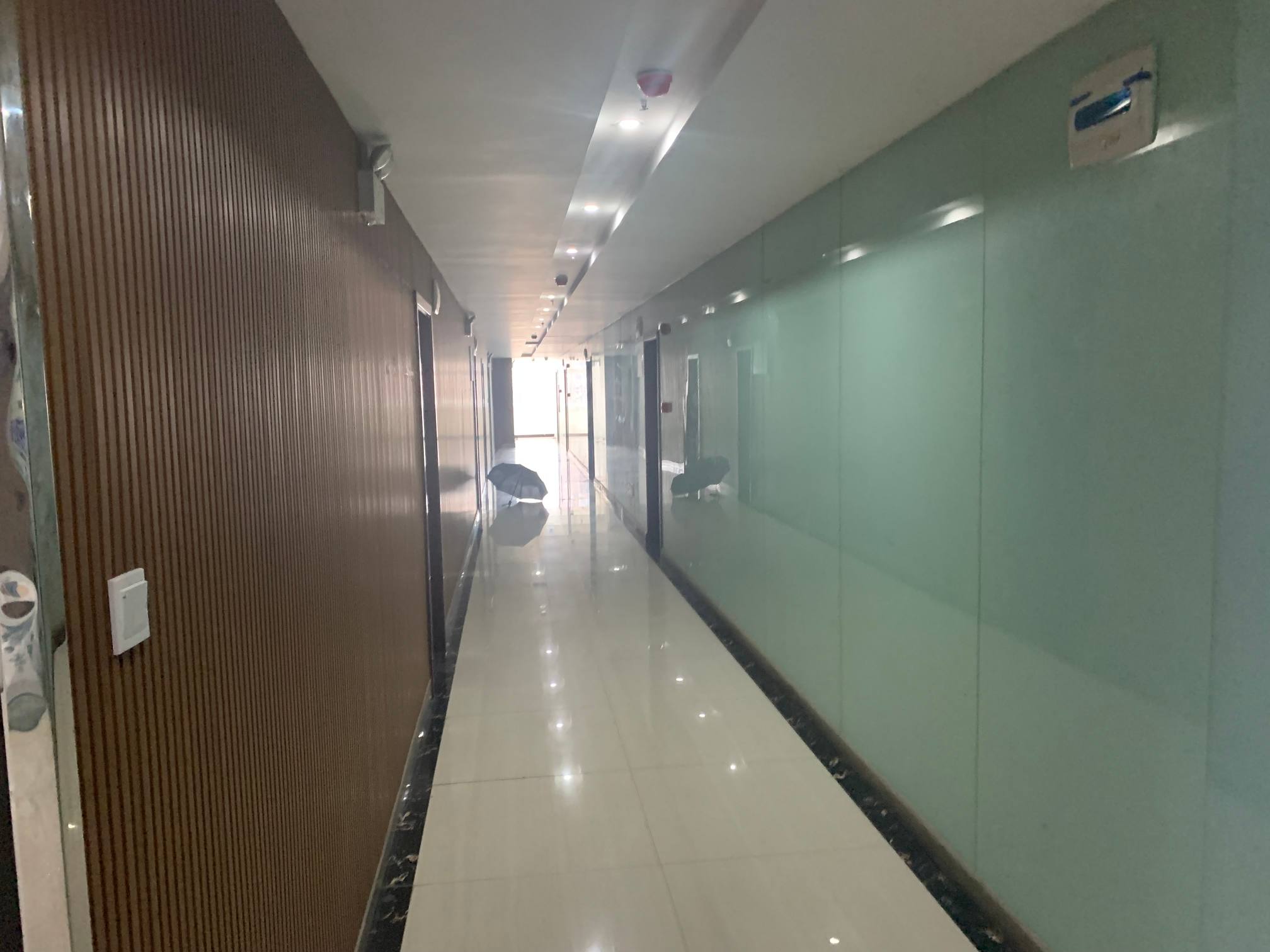 广元市利州区南河办事处北京路（原巴州饭店）9层1-24号营业用房
