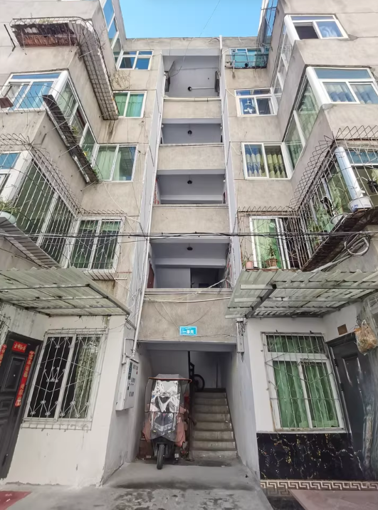 阿坝藏族羌族自治州黑水县芦花镇正街一套住宅