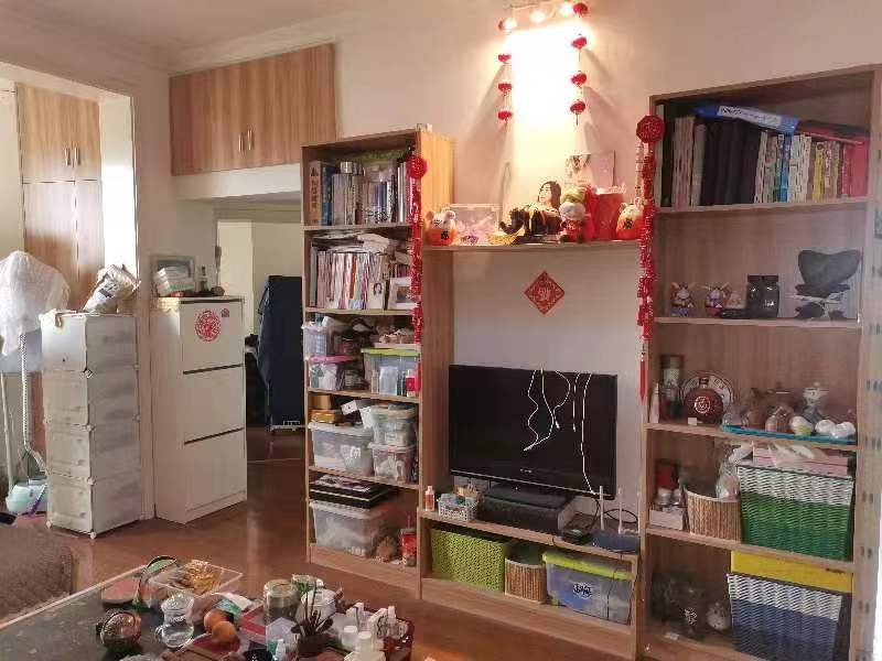 成都市龙泉驿区万源路24号307栋1单元7层1号房屋
