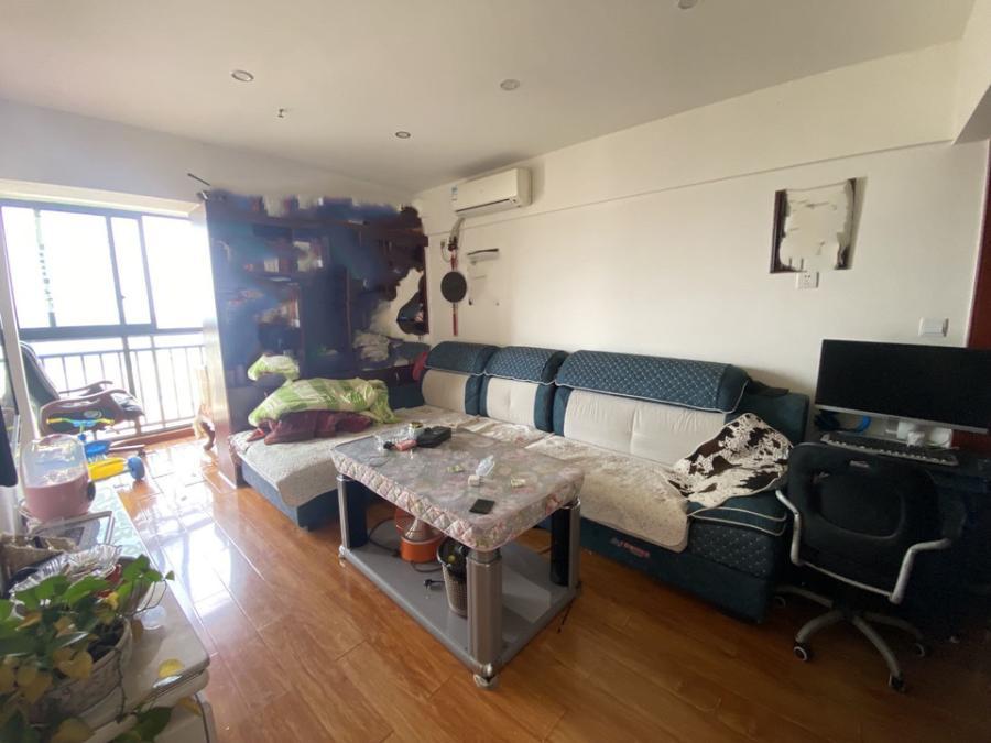 成都市龙泉驿区大面街道驿都西路3777号1栋16楼8号房屋