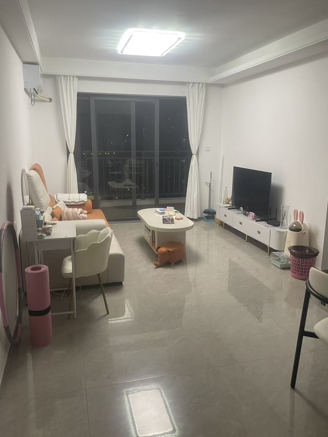 广州市黄埔区尚景东街4号2402号住宅