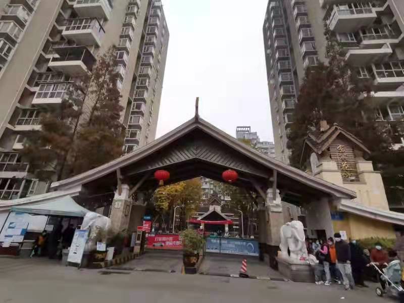 成都市成华区荆翠中路88号2栋2单元4层2号房屋及附着装修