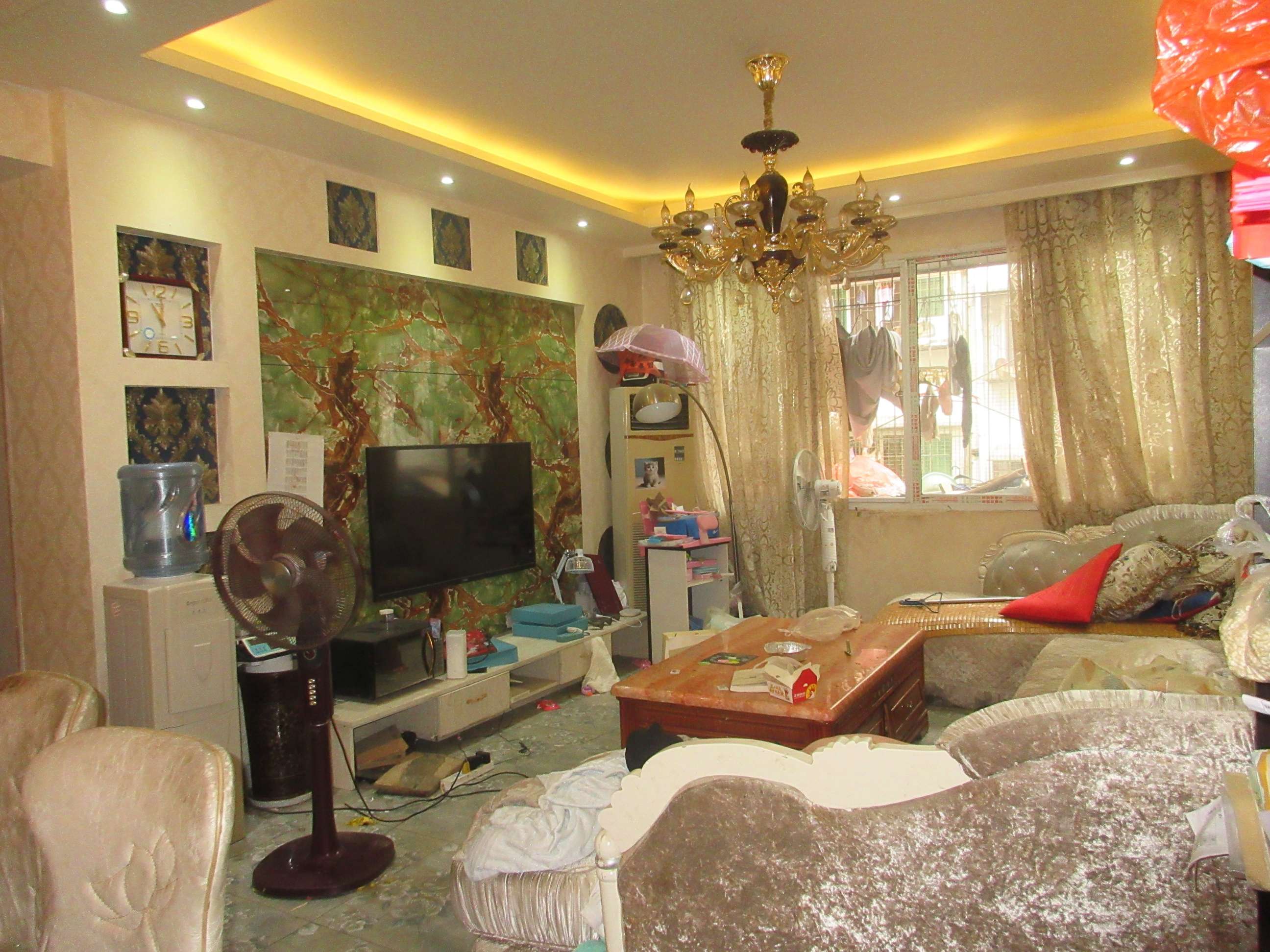 广元市利州区嘉陵街道办事处蜀门市场集资楼2栋1-3-2号住宅