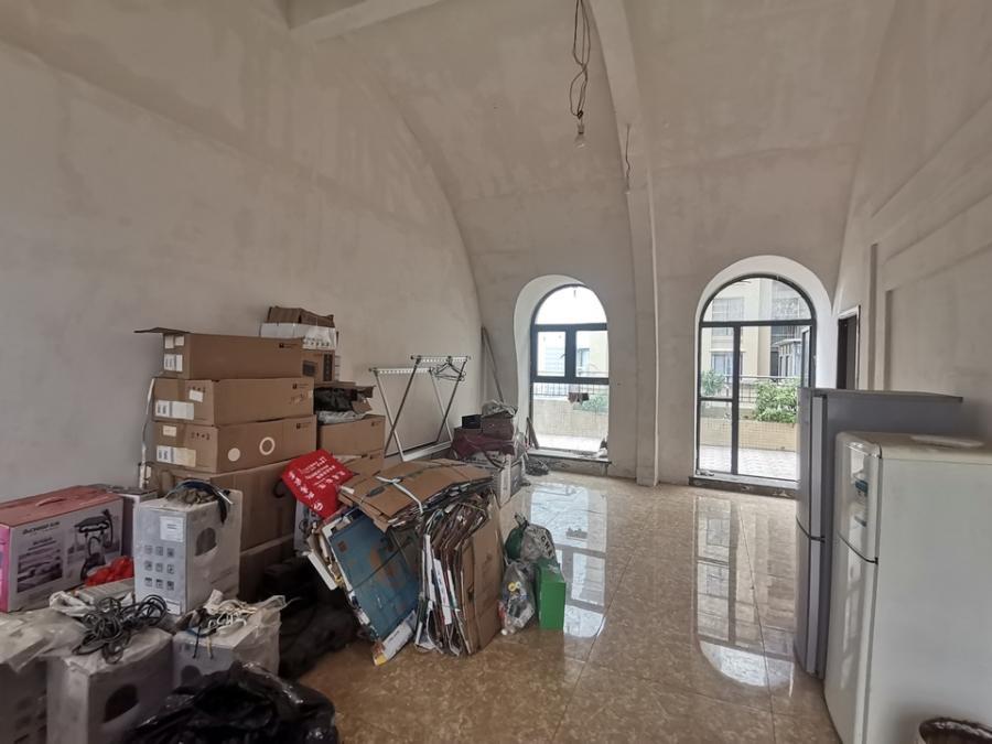 成都市龙泉驿区西河镇龙祥商业街88号天赋龙庭1栋2单元27层2702号房屋