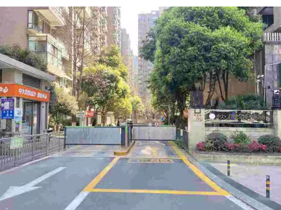 成都市青羊区蜀辉路8号7栋1单元15楼1503号房屋及附着装修