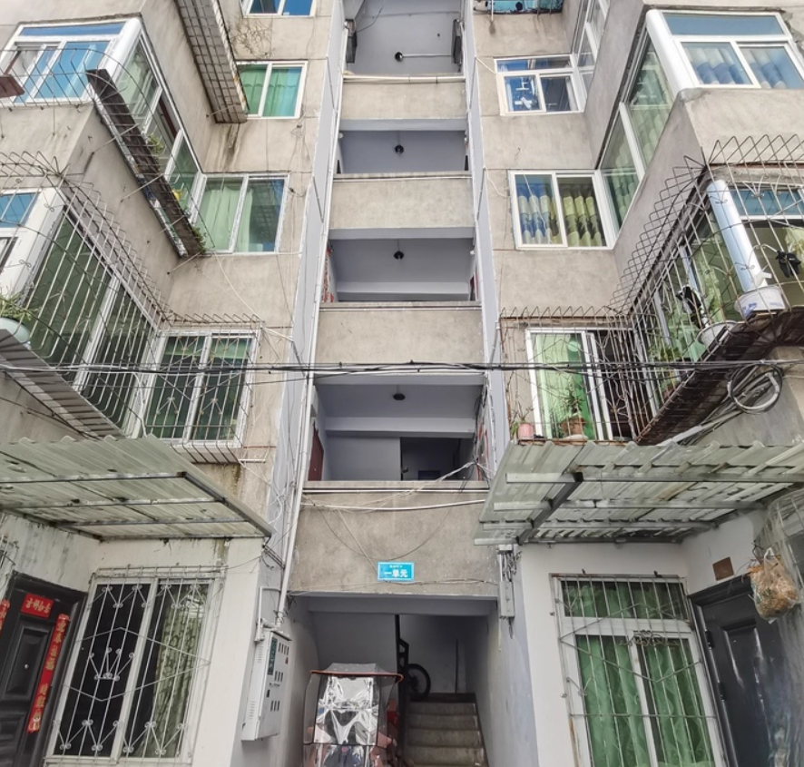 四川省黑水县芦花镇正街一套住宅（实地查勘地址：黑水县芦花镇正街13号1单元4层2号